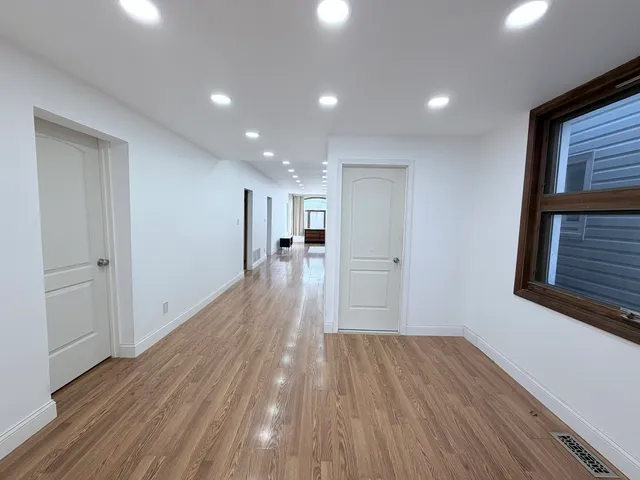 $550,000 | 3206 South Lowe Avenue, Chicago, IL 60616