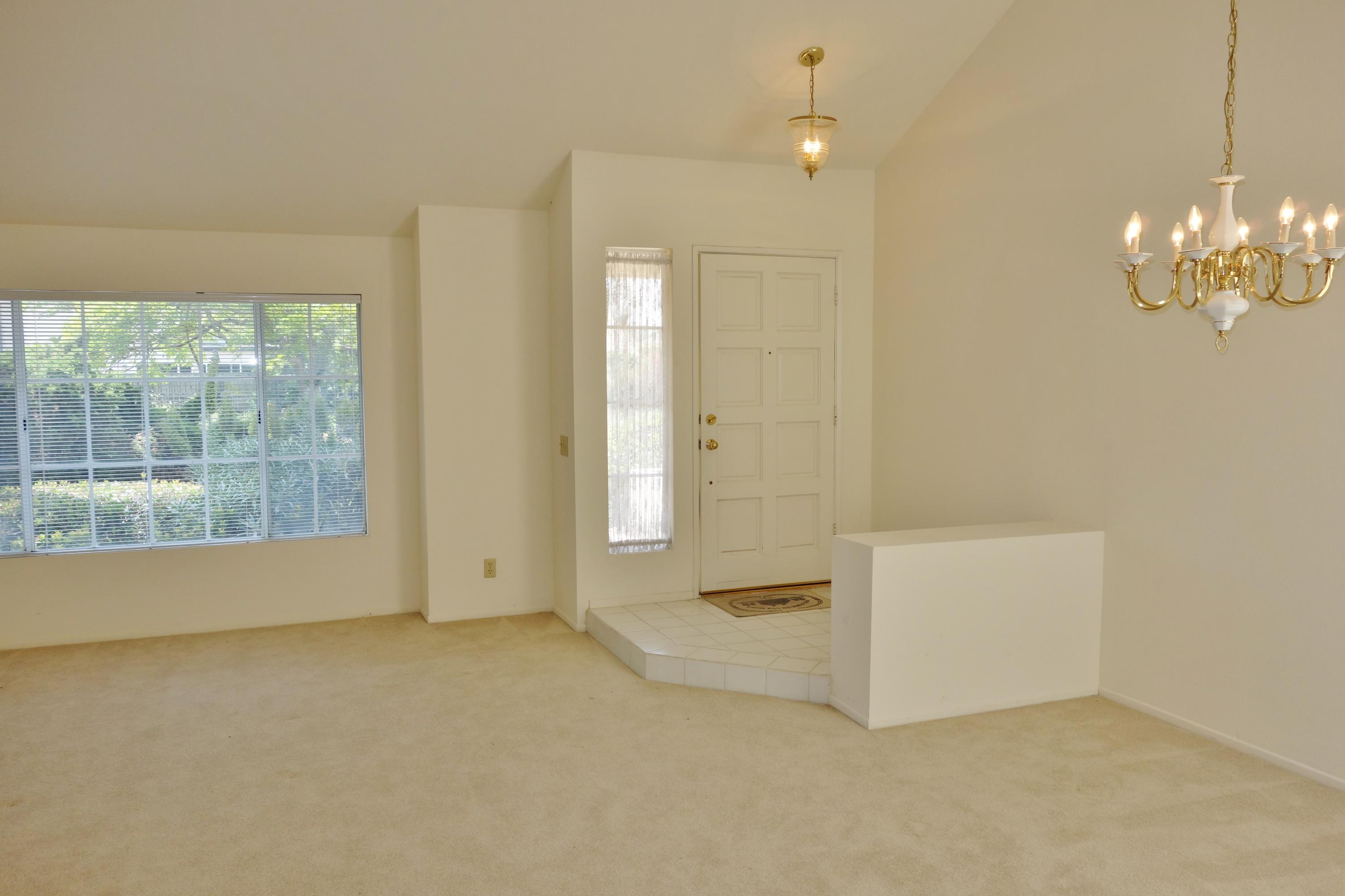 7120 Phelps Road Goleta, CA 93117 - Photo 7 of 29 Entry & Dining