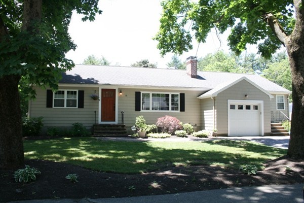 14 Priscilla Road Lynnfield, MA 01940 - Photo 1 of 20 Gallery Image 1