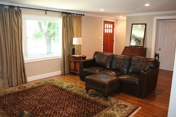 14 Priscilla Road Lynnfield, MA 01940 - Photo 4 of 20 Gallery Image 4