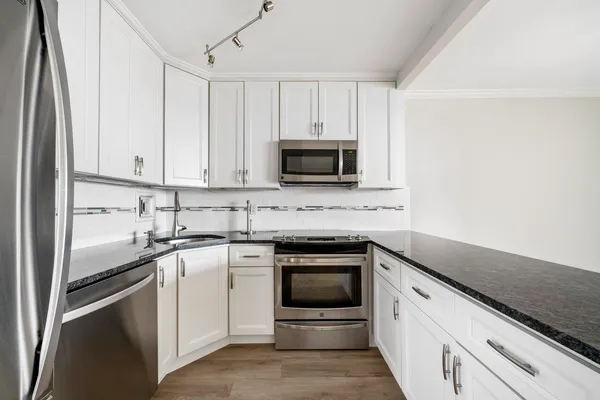 $2,700 | 7855 Boulevard East, Unit 28K, North Bergen, NJ 07047