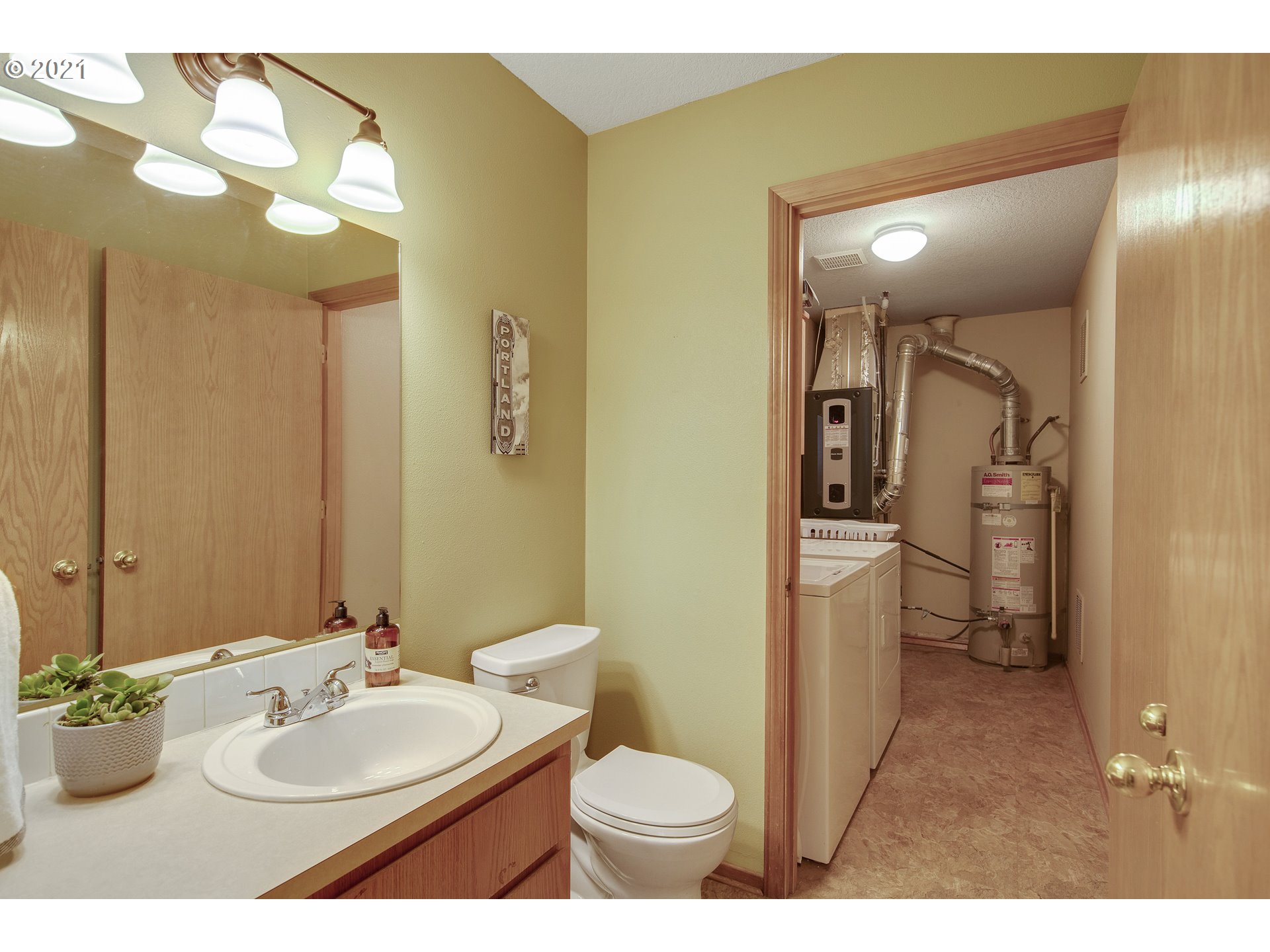 7346 Southeast Rural Street Portland, OR 97206 - Photo 13 of 32 Gallery Image 13