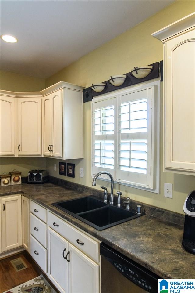 201 Garber Street Bessemer, AL 35022 - Photo 6 of 38