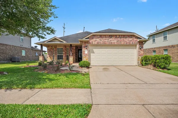 $254,900 | 37 Rodeo Drive, Manvel, TX 77578