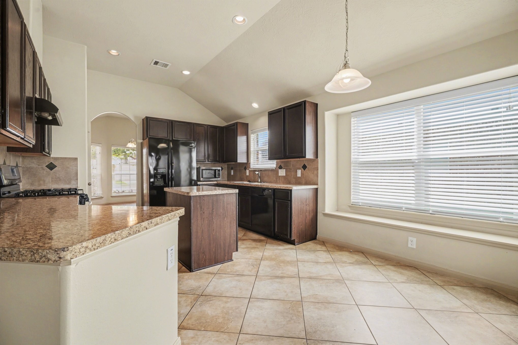 37 Rodeo Drive Manvel, TX 77578 - Photo 6 of 17