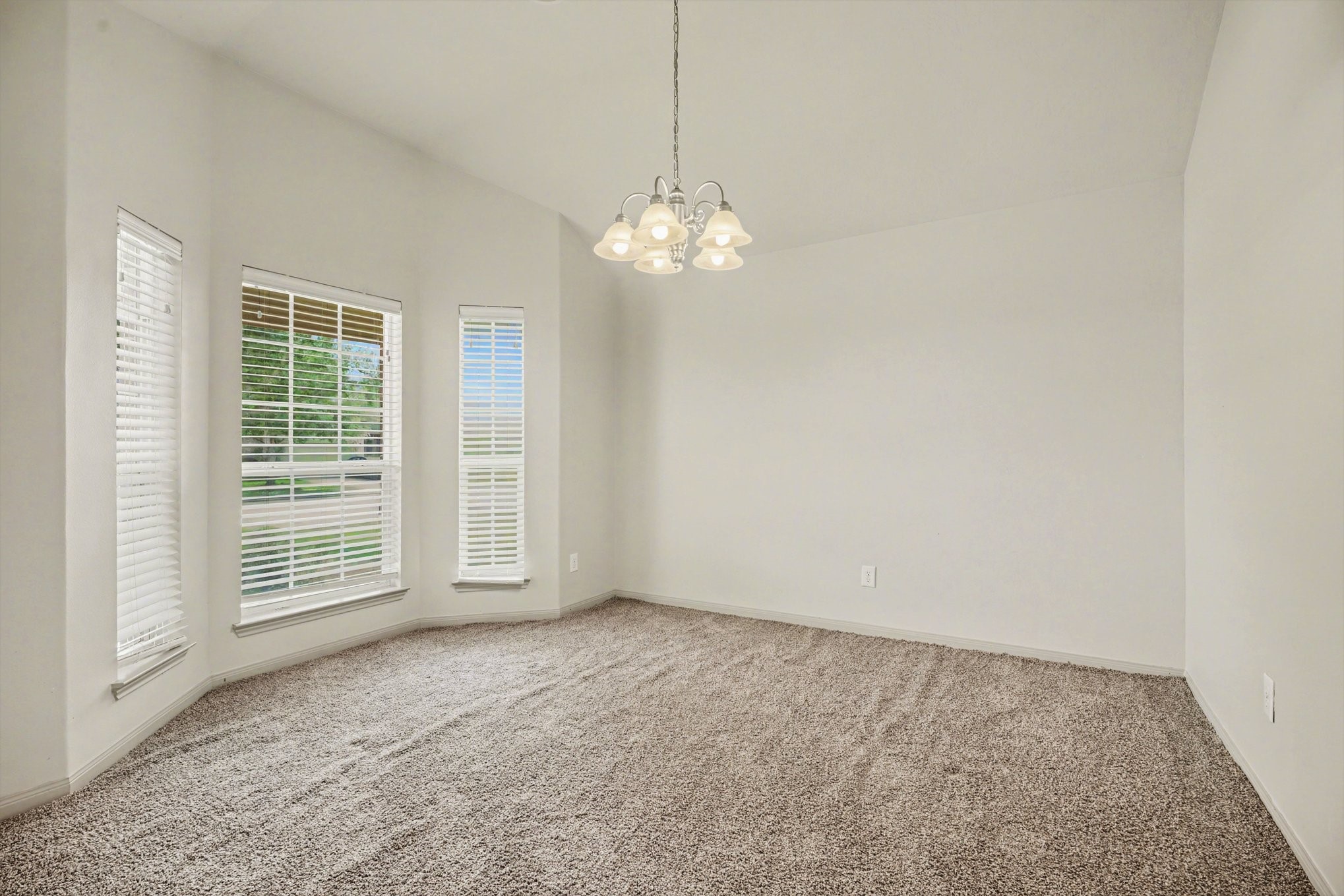 37 Rodeo Drive Manvel, TX 77578 - Photo 8 of 17