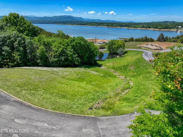 $119,900 | 8 Emerald Pointe, Newport, TN 37821