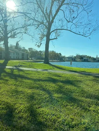 $238,900 | 1333 Shady Pine Way, Unit D, Tarpon Springs, FL 34688