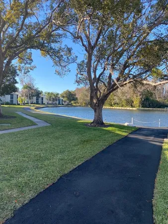 $238,900 | 1333 Shady Pine Way, Unit D, Tarpon Springs, FL 34688