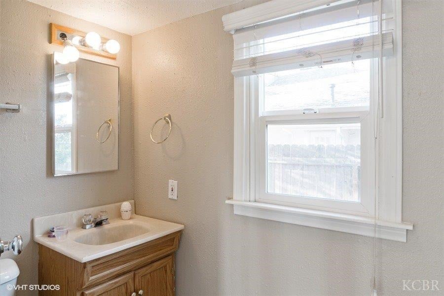 743 F Street Reedley, CA 93654 - Photo 8 of 10 Gallery Image 8
