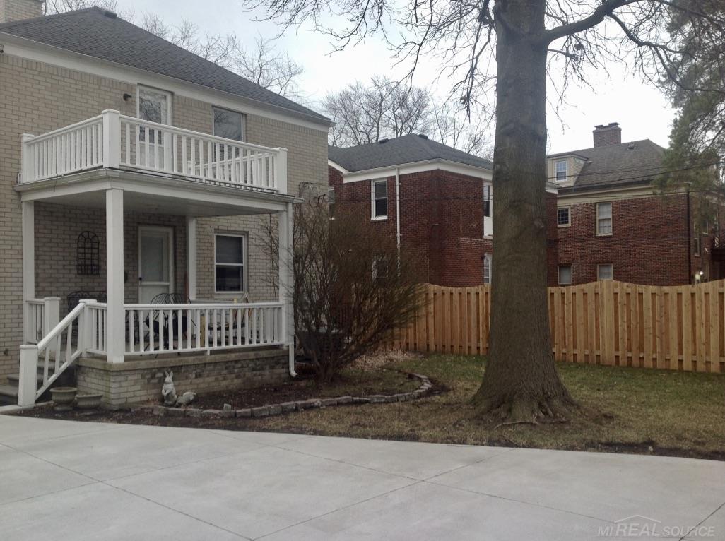735 Harcourt Road Grosse Pointe, MI 48230 - Photo 2 of 11