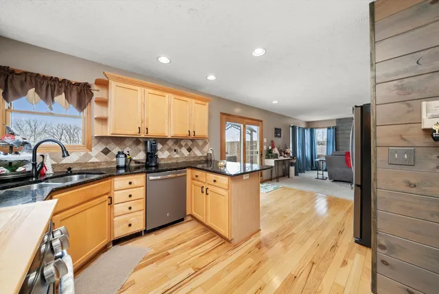 $440,000 | 2216 North 2929th Road, Marseilles, IL 61341