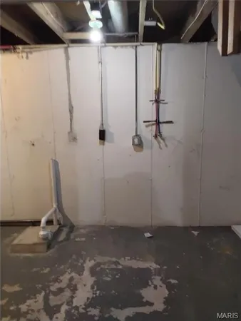 $1,580 | 7454 Blanding Drive, Ferguson, MO 63135