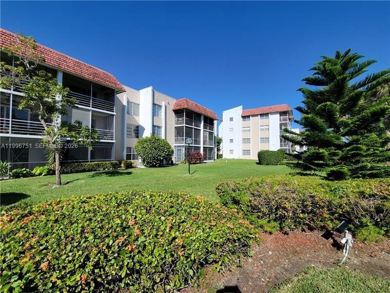 3774 Inverrary Boulevard, Unit 206P Lauderhill, FL 33319 - Photo 4 of 17