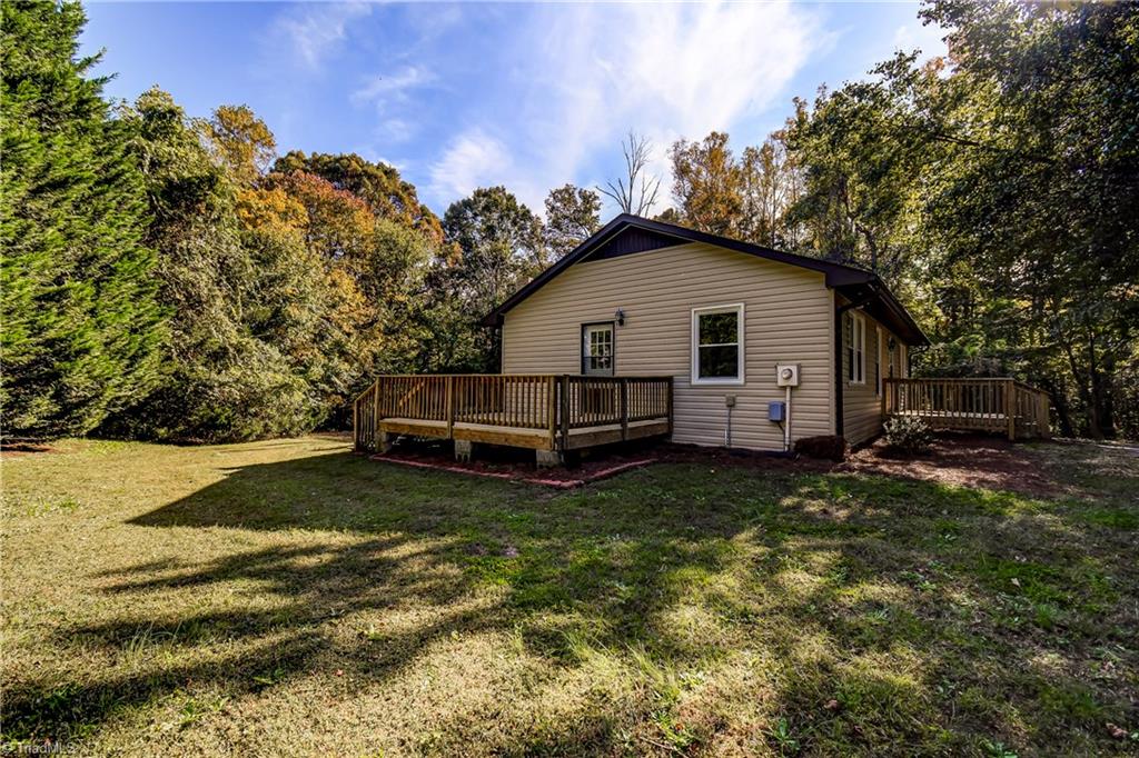 9035 Styers Ferry Road Clemmons, NC 27012 - Photo 4 of 39
