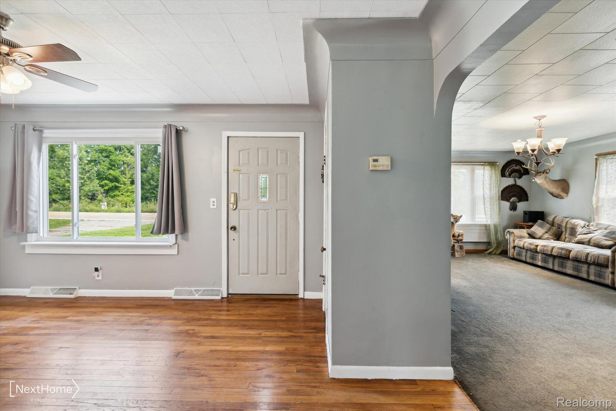 45477 Bemis Road Belleville, MI 48111 - Photo 6 of 28 View of living room