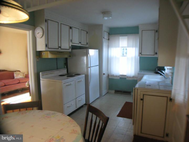 4152 Township Line Road Newtown, PA 18940 - Photo 8 of 18 Kitchen