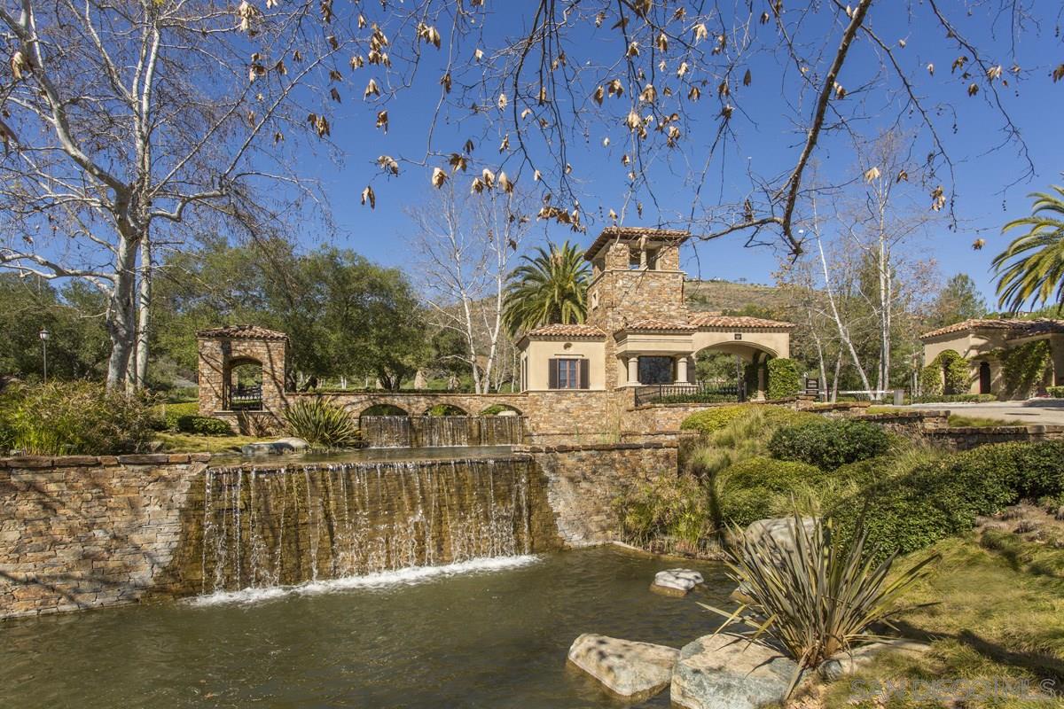 M-6 Via Rancho Cielo Rancho Santa Fe, CA 92067 - Photo 5 of 25 Gallery Image 5