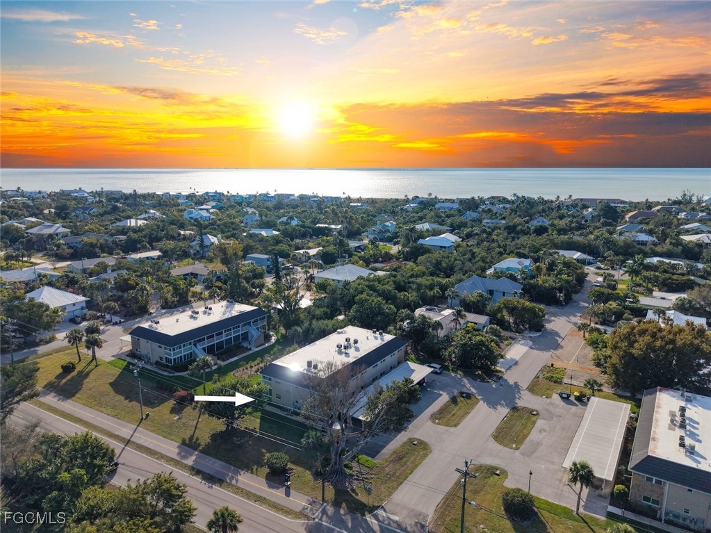 561 Periwinkle Way, Unit E4 Sanibel, FL 33957 - Photo 2 of 32