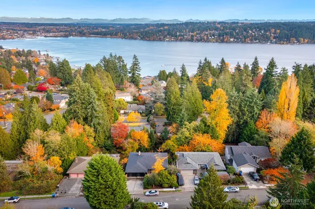 $2,185,900 | 16040 36th Avenue Northeast, Lake Forest Park, WA 98155