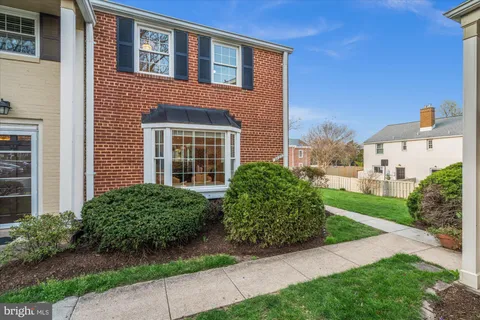 $529,900 | 3827 Ingalls Avenue, Alexandria, VA 22302