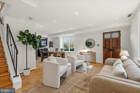 $529,900 | 3827 Ingalls Avenue, Alexandria, VA 22302