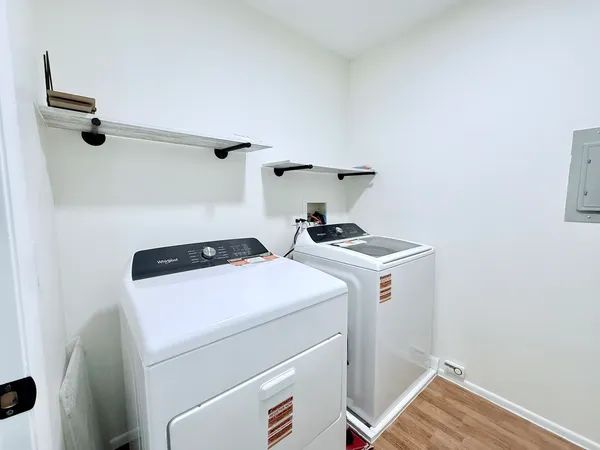 $2,600 | 98 Marble Hill Court, Unit B2, Schaumburg, IL 60193