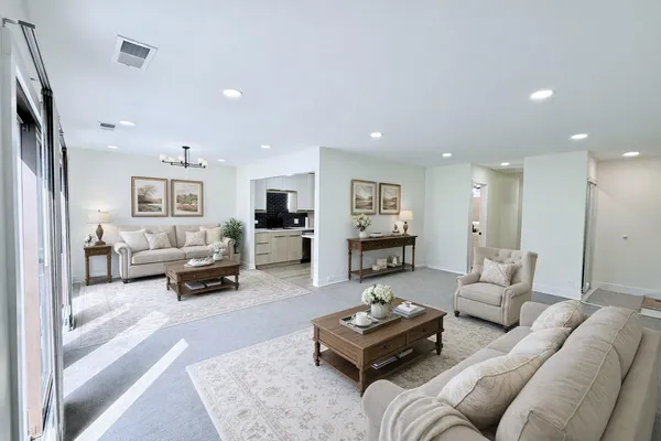 $2,600 | 98 Marble Hill Court, Unit B2, Schaumburg, IL 60193