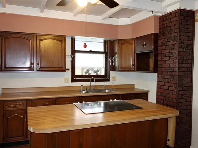 $110,000 | 601 West 9th Avenue, Winfield, KS 67156