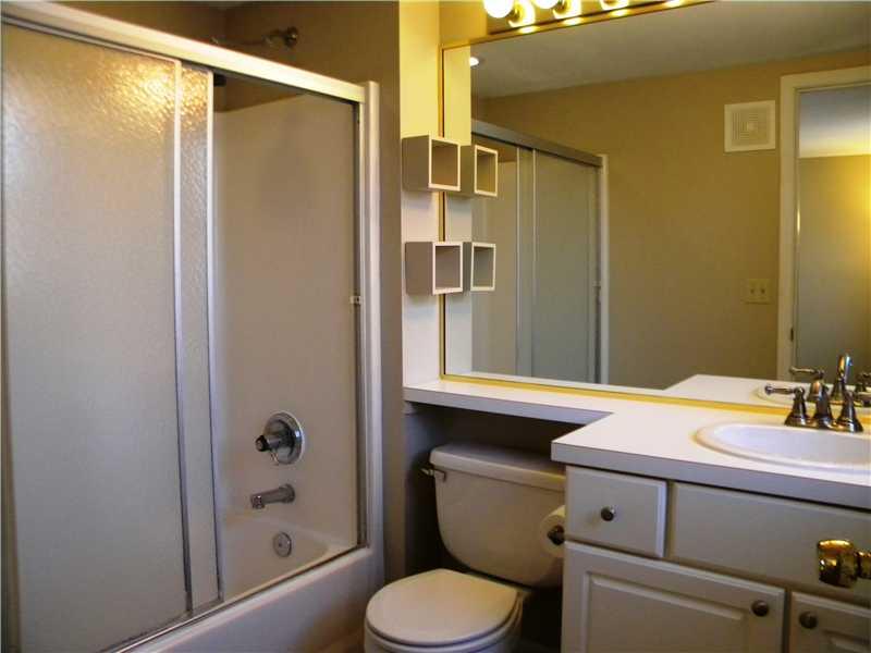 3113 East 48th Street Indianapolis, IN 46205 - Photo 9 of 17