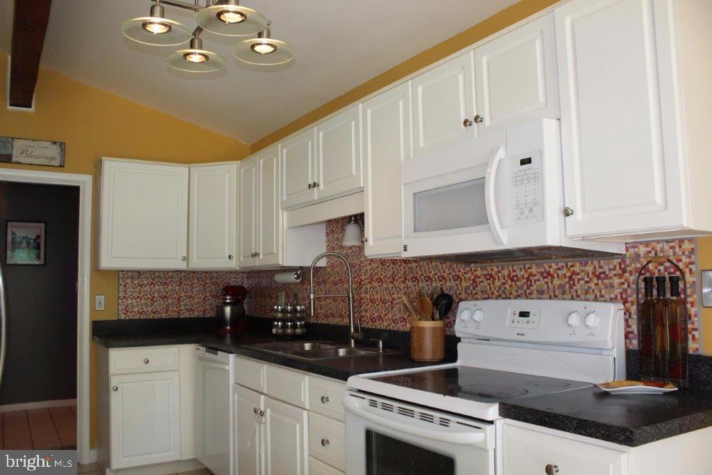 501 Valley Road Lancaster, PA 17601 - Photo 3 of 23