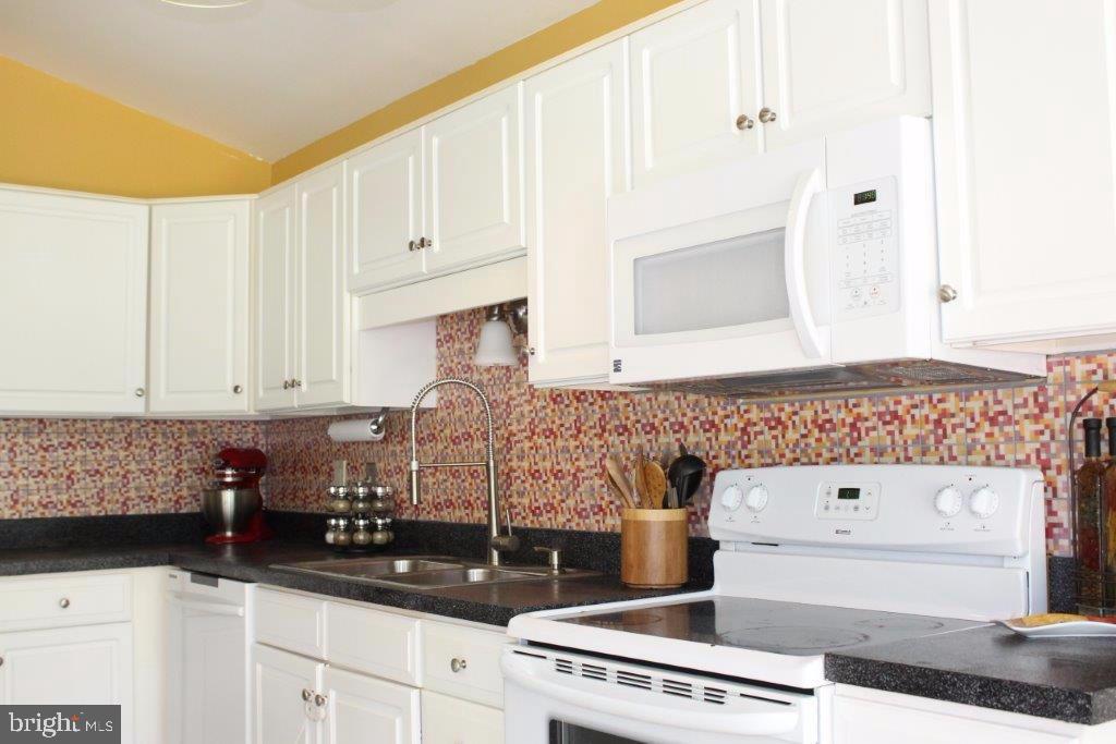 501 Valley Road Lancaster, PA 17601 - Photo 4 of 23