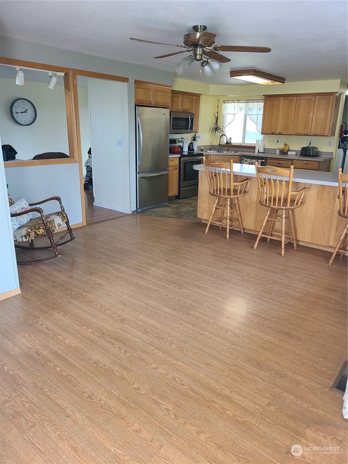 333 Johnson Road Selah, WA 98942 - Photo 7 of 21 a kitchen with a sink appliances and cabinets