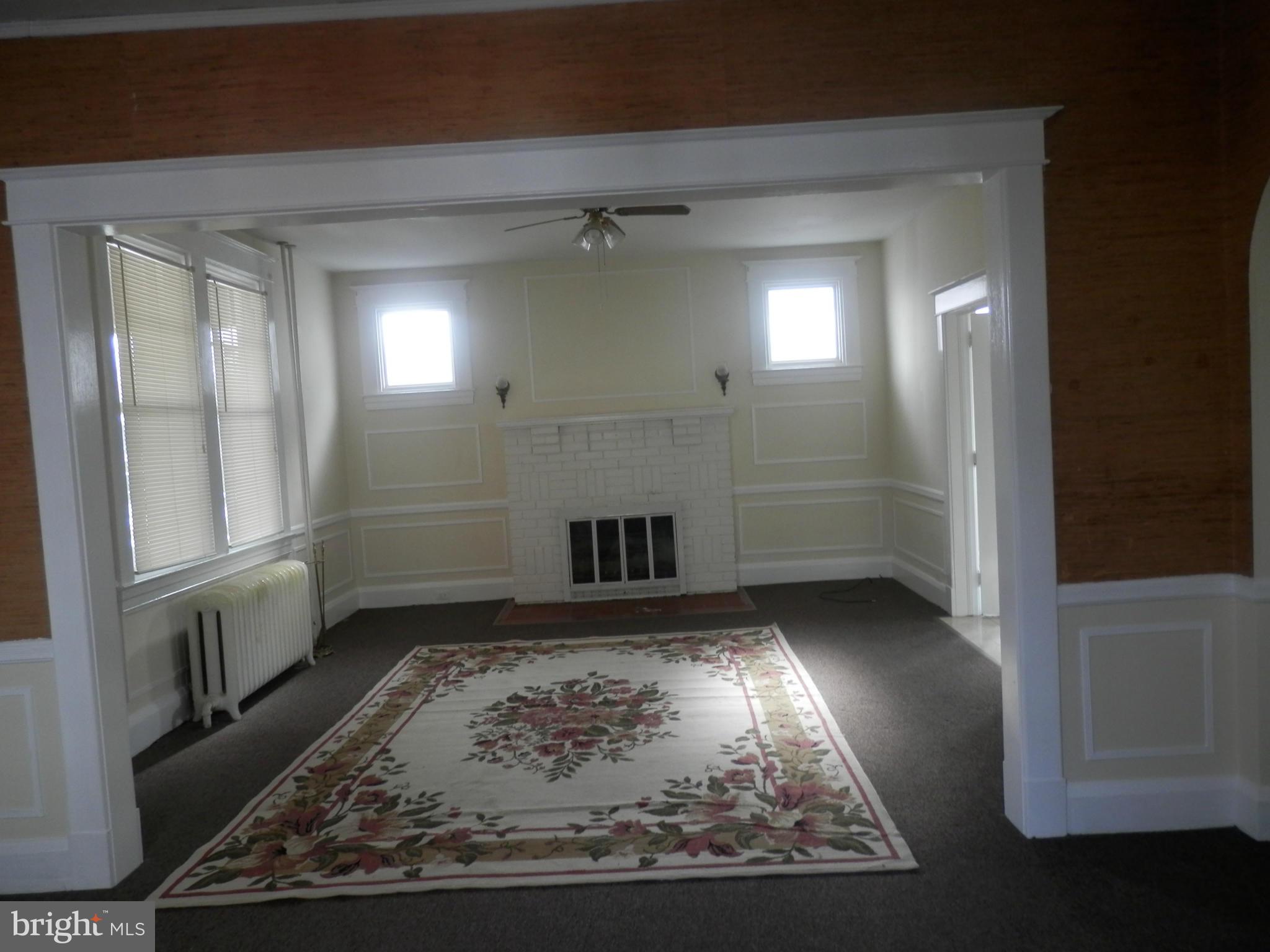 106 Mallow Hill Road Baltimore, MD 21229 - Photo 3 of 9 Living Room