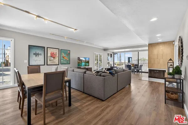 $1,329,000 | 6220 Pacific Avenue, Unit 101, Playa del Rey, CA 90293