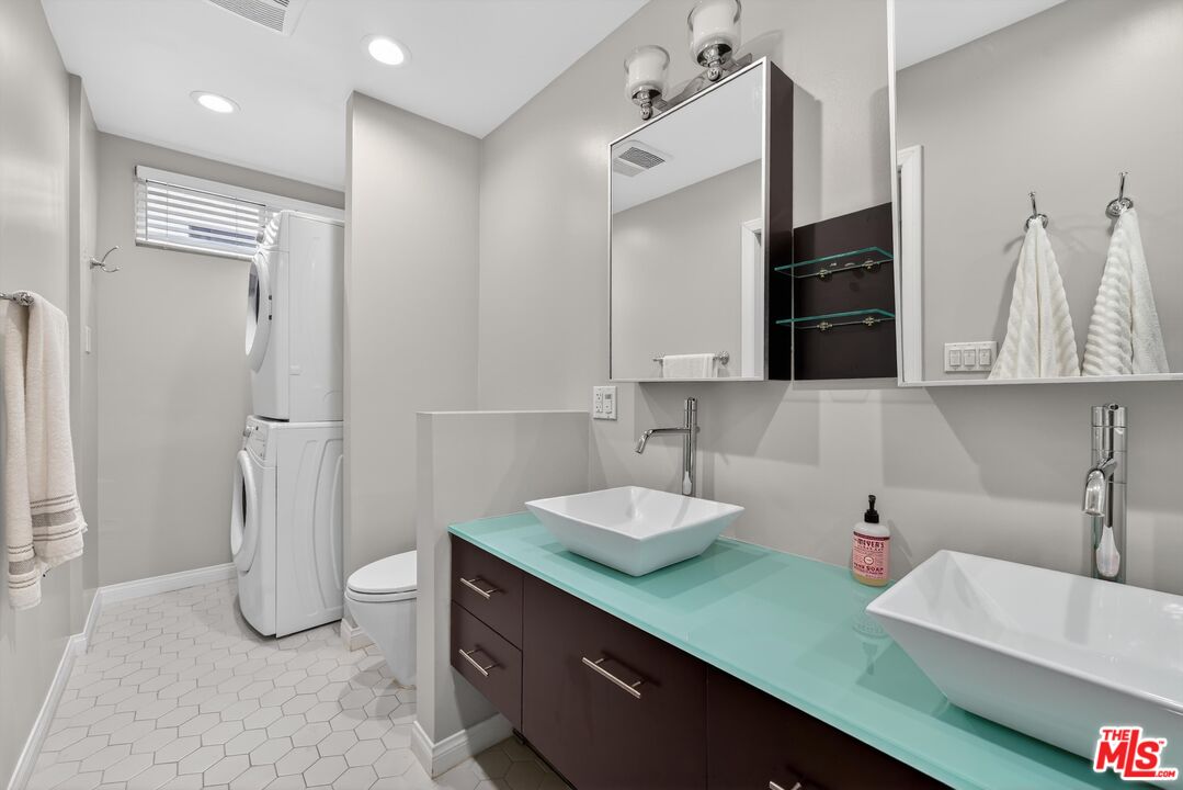 6220 Pacific Avenue, Unit 101 Playa del Rey, CA 90293 - Photo 16 of 38