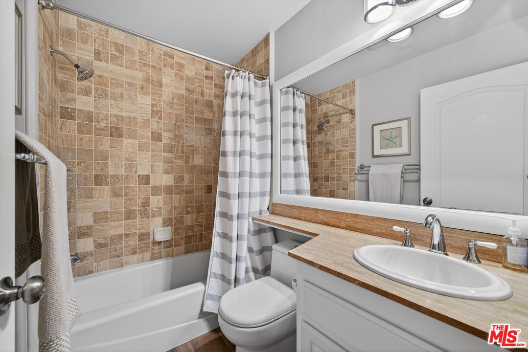 6220 Pacific Avenue, Unit 101 Playa del Rey, CA 90293 - Photo 20 of 38