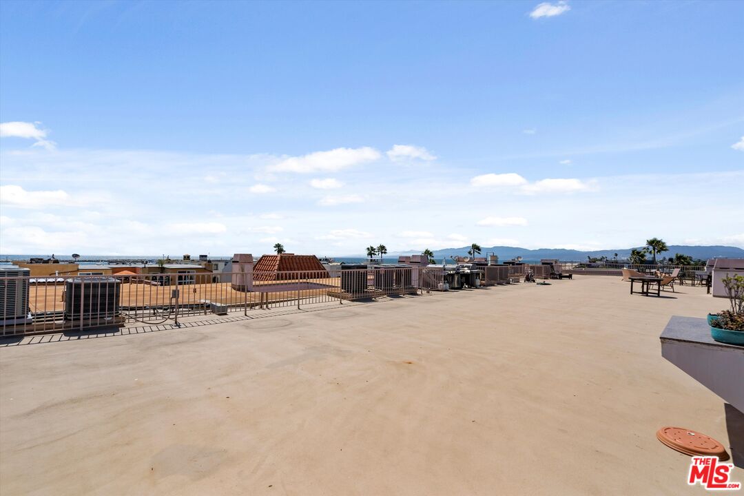 6220 Pacific Avenue, Unit 101 Playa del Rey, CA 90293 - Photo 28 of 38