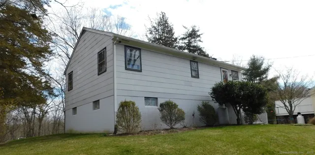 $400,000 | 381 Bennetts Farm Road, Ridgefield, CT 06877