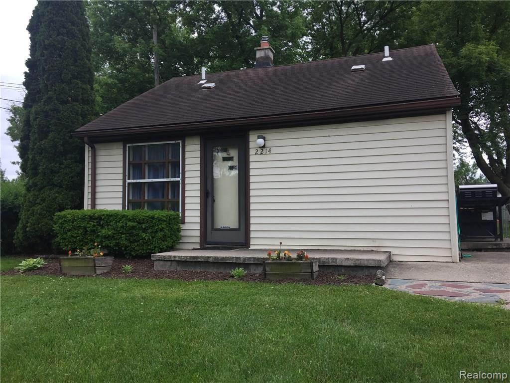 2214 Lindell Road Sterling Heights, MI 48310 - Photo 1 of 20