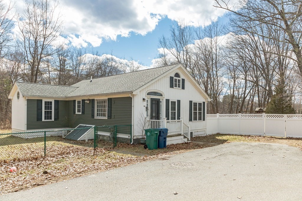 16 Austin Road Billerica, MA 01821 - Photo 2 of 29