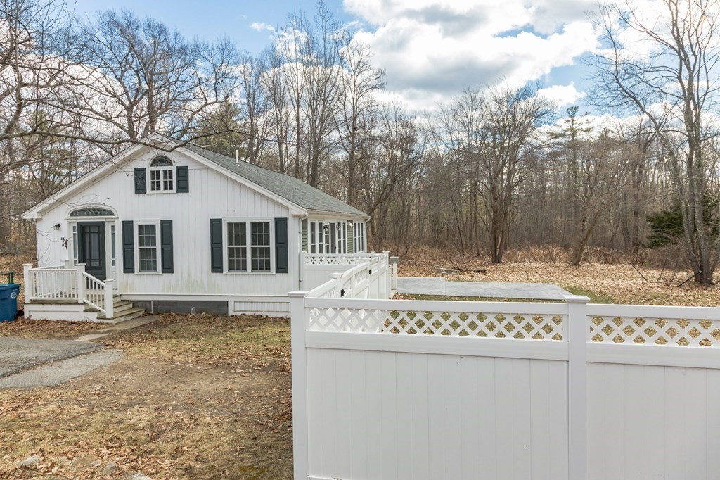16 Austin Road Billerica, MA 01821 - Photo 3 of 29