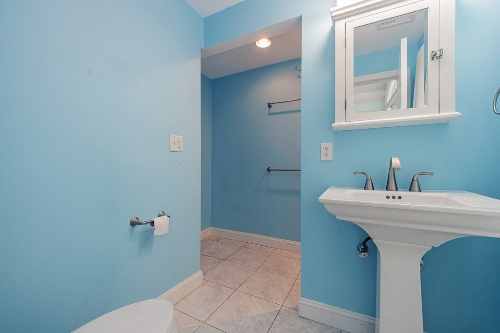 16 Austin Road Billerica, MA 01821 - Photo 9 of 29