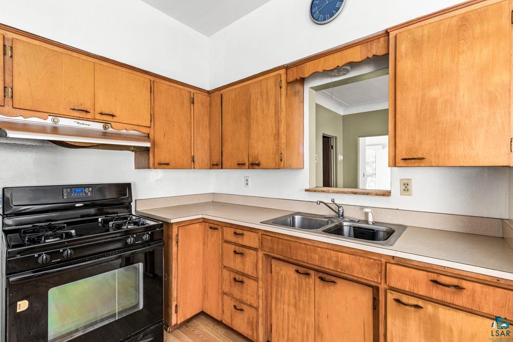 129 3rd Avenue Two Harbors, MN 55616 - Photo 16 of 44