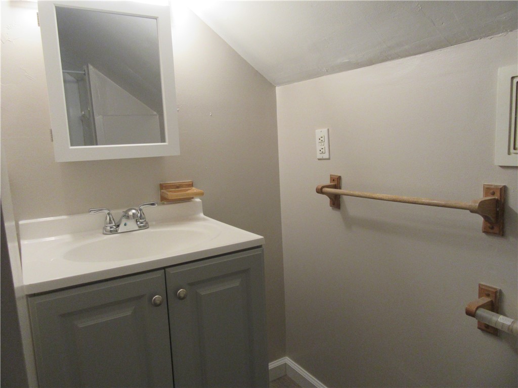 212 Vollmer Parkway Henrietta, NY 14623 - Photo 14 of 21