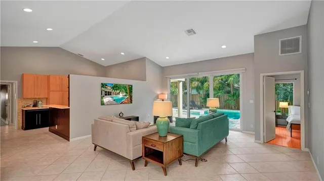 $6,000 | Undisclosed Address, Fort Lauderdale, FL 33312