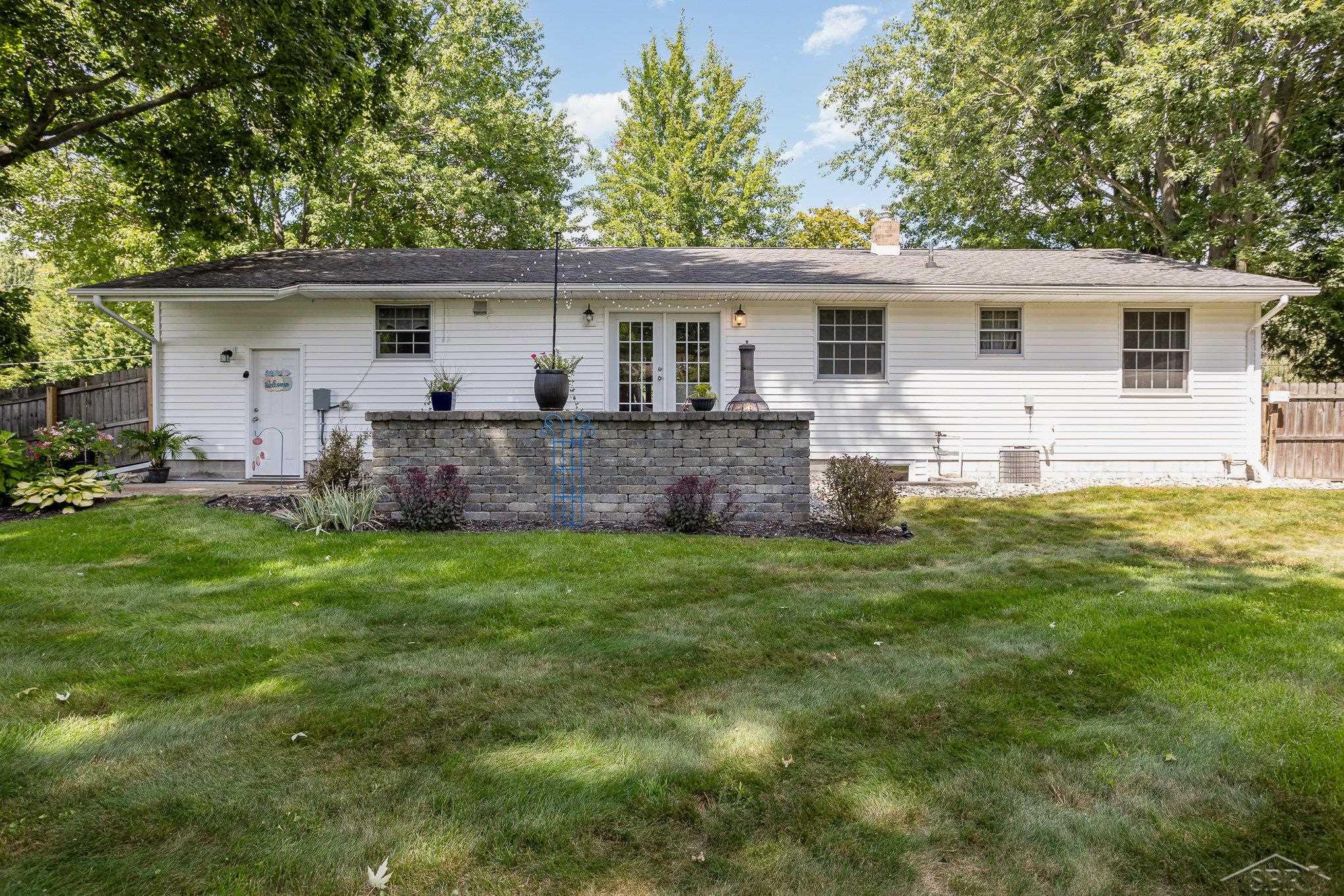 8243 Geddes Road Saginaw, MI 48609 - Photo 3 of 29 50153044-b37ffcd7-afee-4b6a-b17b-b06e8e4ab17e.JPG
