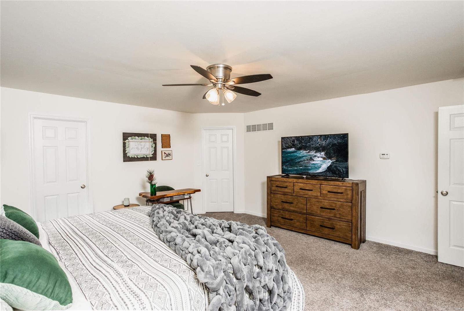 154 Keystone Ridge Drive O'Fallon, MO 63366 - Photo 12 of 37 Gallery Image 12