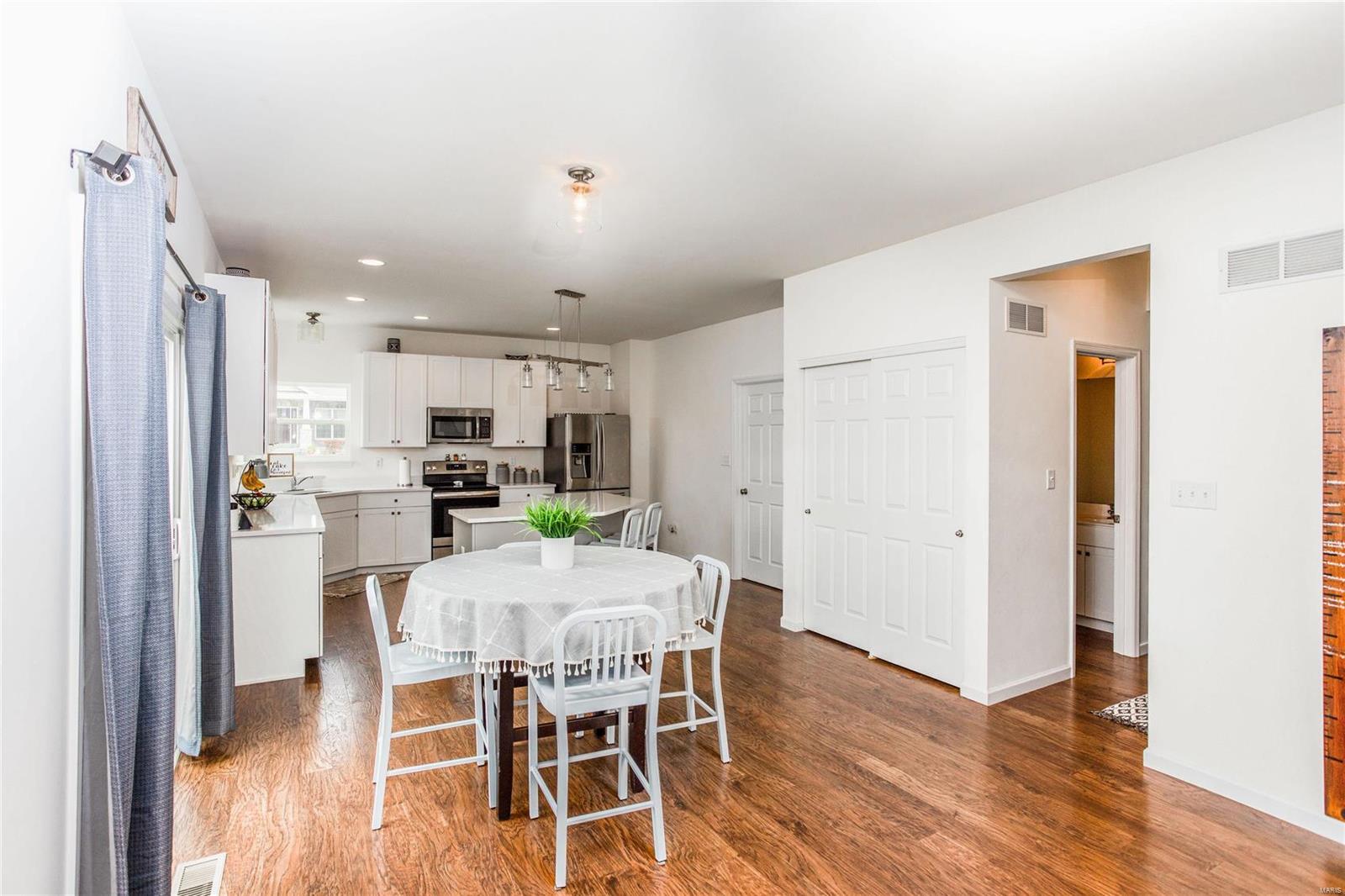 154 Keystone Ridge Drive O'Fallon, MO 63366 - Photo 8 of 37 Gallery Image 8