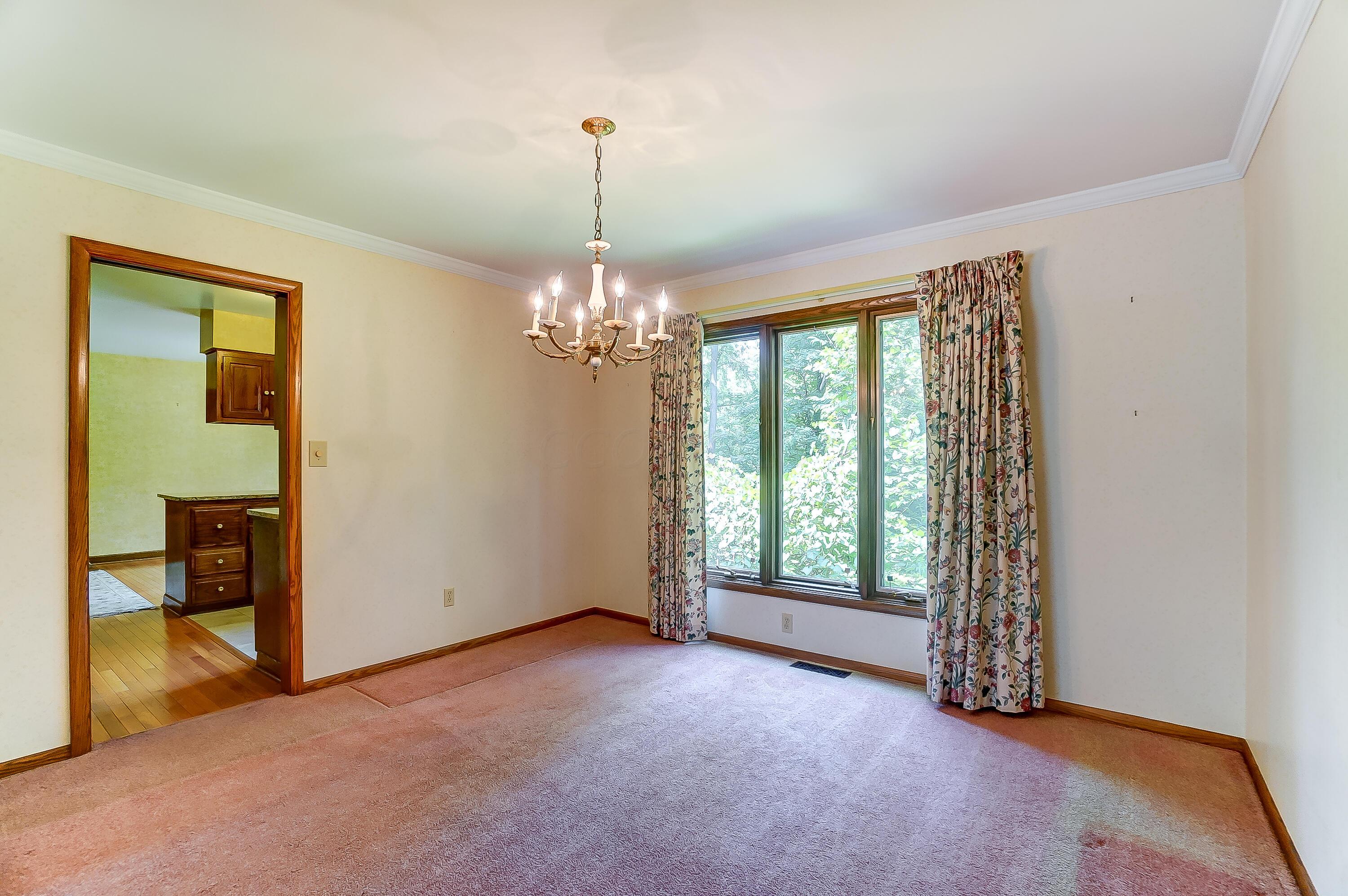 1560 Carriage Road Powell, OH 43065 - Photo 14 of 64 Dining Room